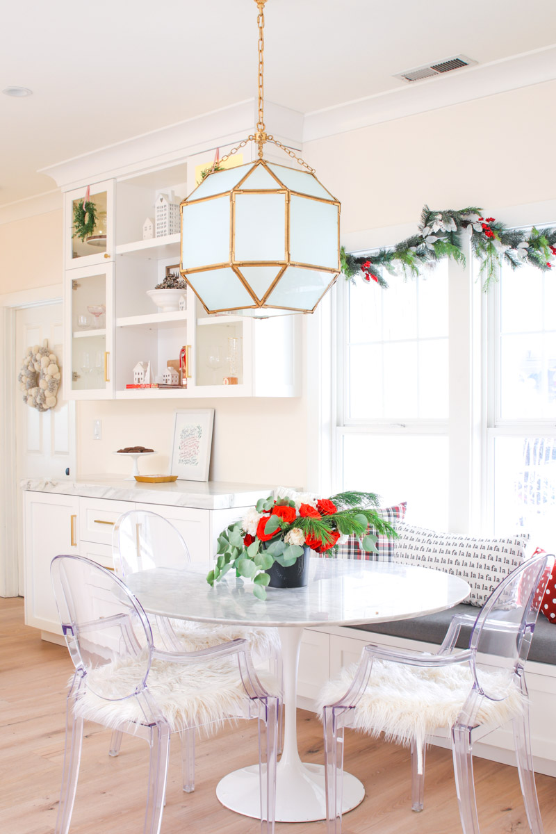 How to Decorate a Winter White Farmhouse Kitchen - MY 100 YEAR OLD HOME