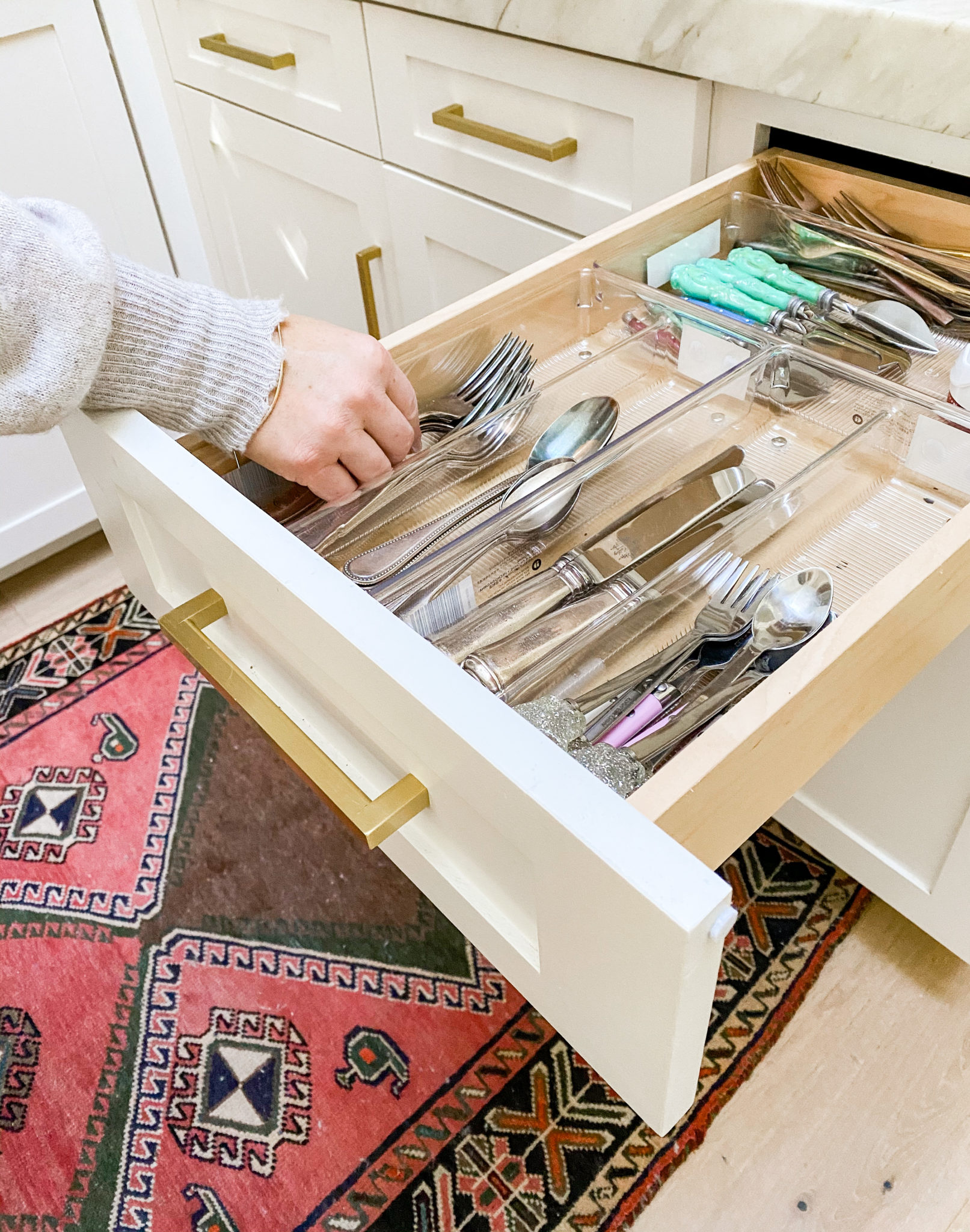 How To Organize Kitchen Drawers - Small Stuff Counts