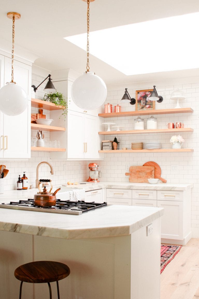 Simple Summer Decorating Ideas for the Kitchen - Modern Glam