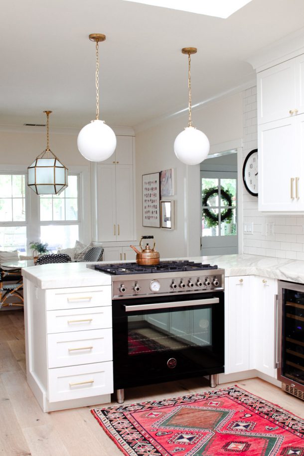 Simple Summer Decorating Ideas for the Kitchen Modern Glam