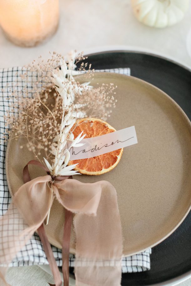 How To Set A Thanksgiving Table Tips From An Event Planner Modern Glam   DIYPlaceSettingIdeasforThanksgiving 610x915 